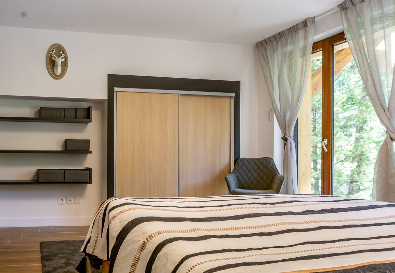 Appartement à Vars - L'Orignal app neuf 55m2 terrasse 75m2 proche piste 