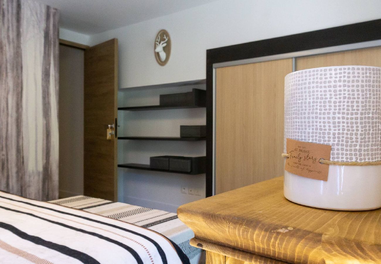Appartement à Vars - L'Orignal app neuf 55m2 terrasse 75m2 proche piste 