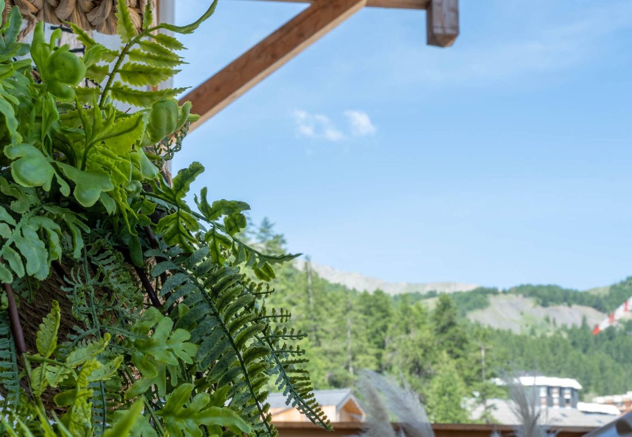 Appartement à Vars - L'Orignal app neuf 55m2 terrasse 75m2 proche piste 