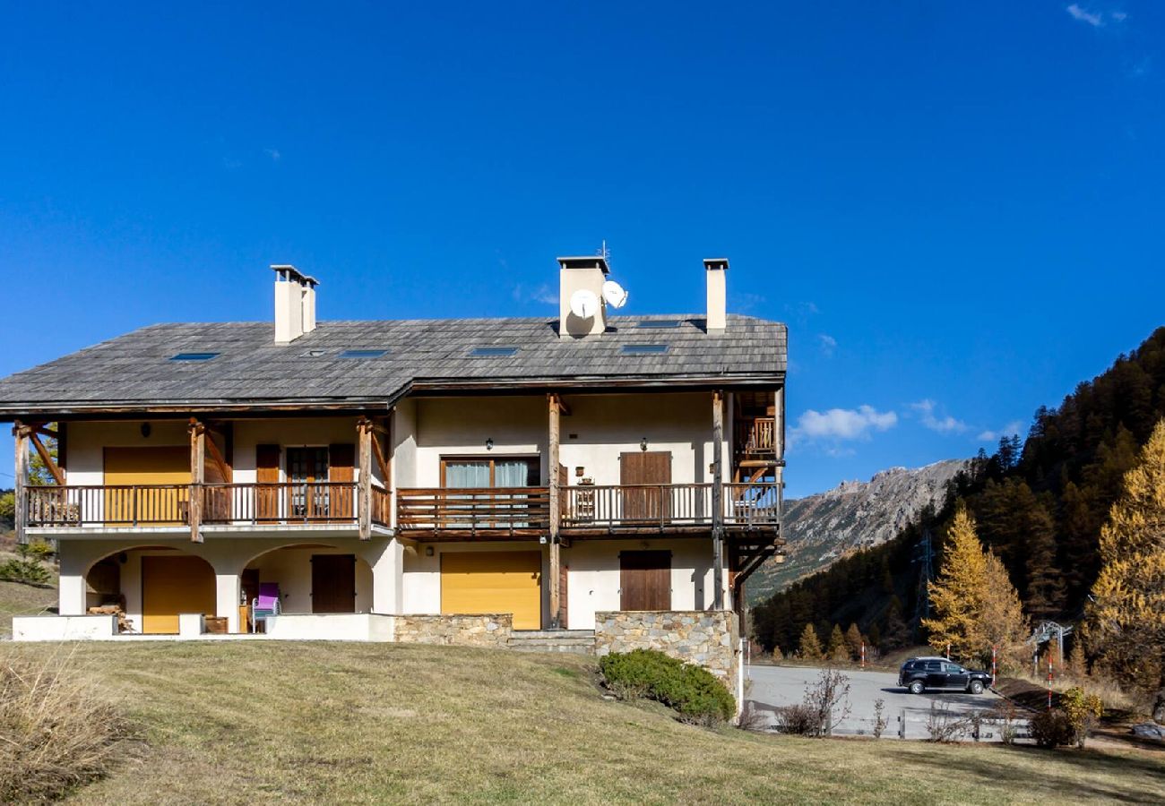 Résidence à Vars - App 5 couchages Le Karibu 