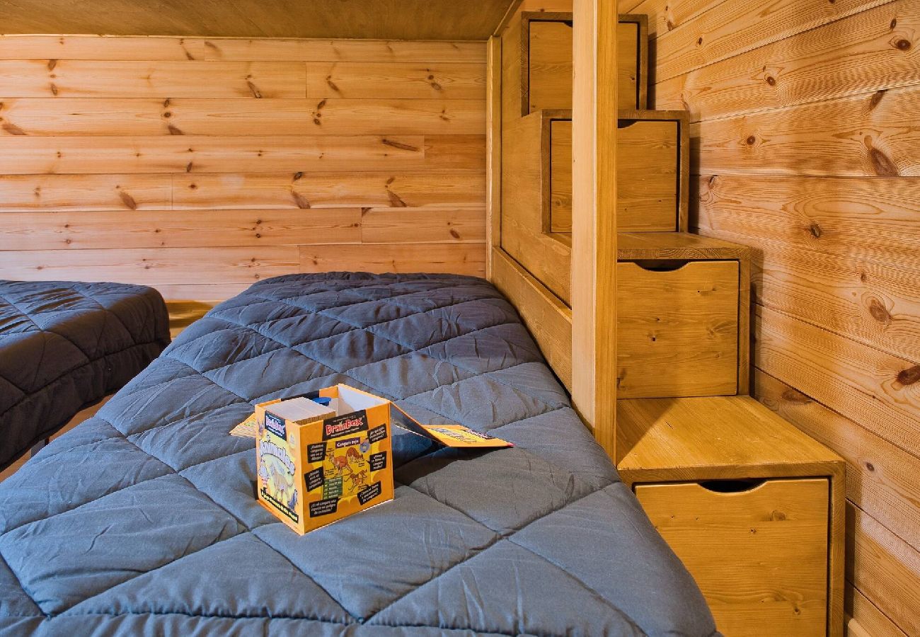 Appartement à Vars - Triplex rénové • 3 chambres • À 150 m des pistes • 8 pers.