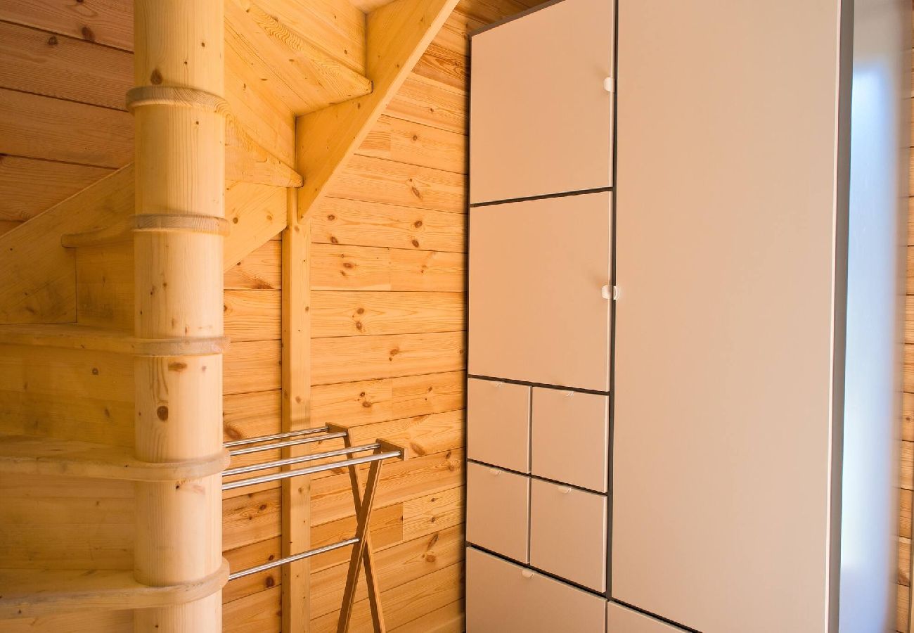Appartement à Vars - Triplex rénové • 3 chambres • À 150 m des pistes • 8 pers.