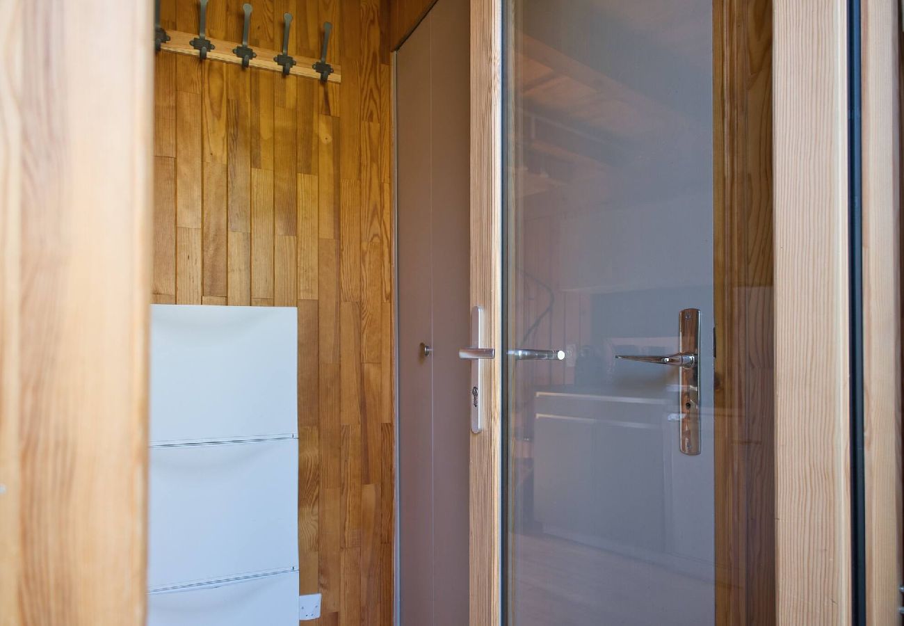 Appartement à Vars - Triplex rénové • 3 chambres • À 150 m des pistes • 8 pers.