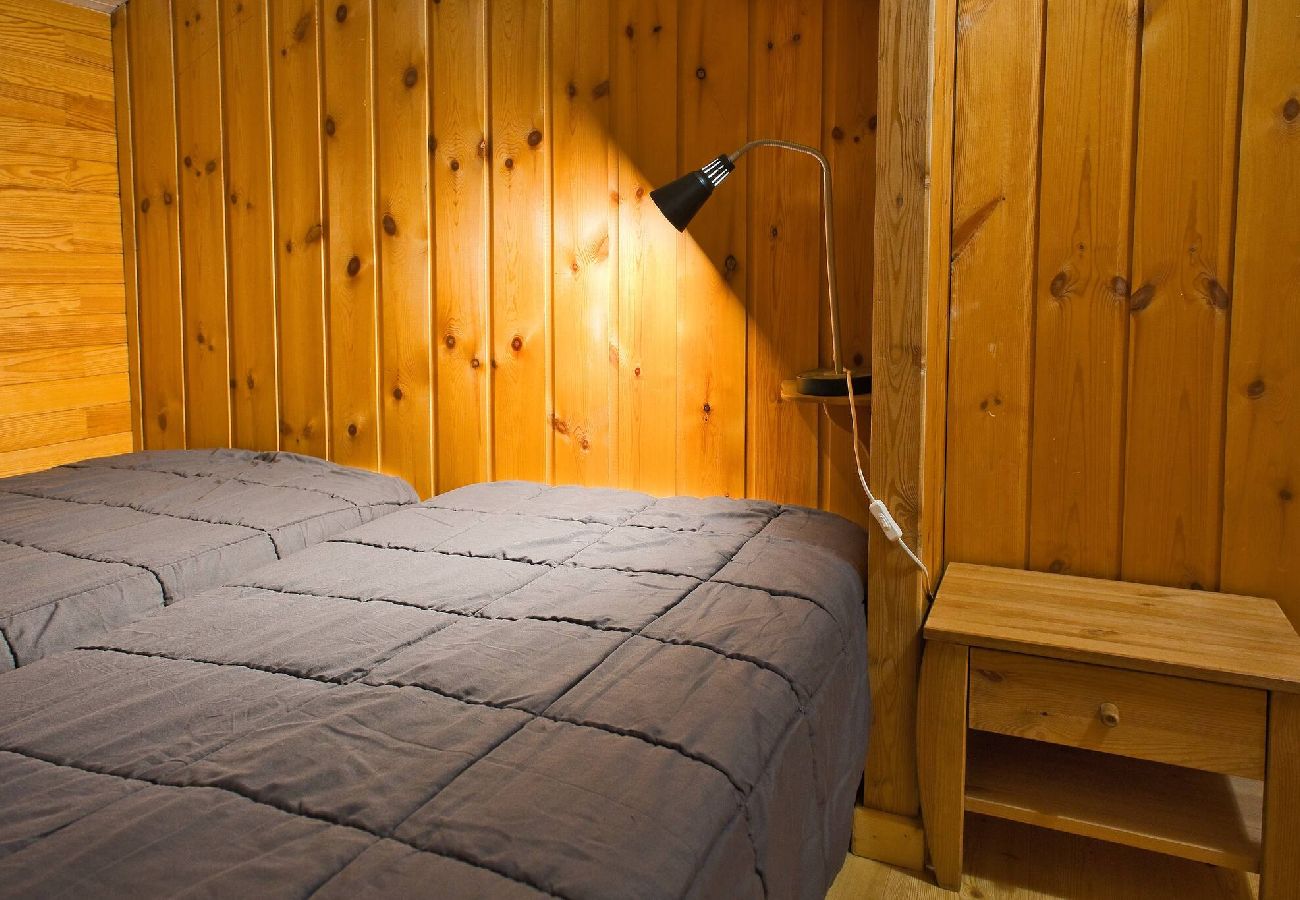 Appartement à Vars - Triplex rénové • 3 chambres • À 150 m des pistes • 8 pers.