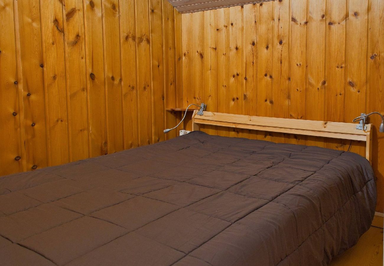 Appartement à Vars - Triplex rénové • 3 chambres • À 150 m des pistes • 8 pers.