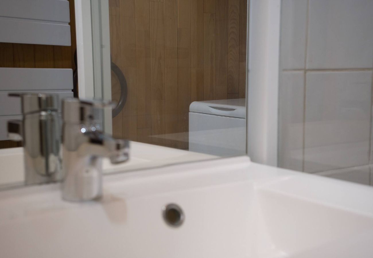 Appartement à Vars - Triplex rénové • 3 chambres • À 150 m des pistes • 8 pers.