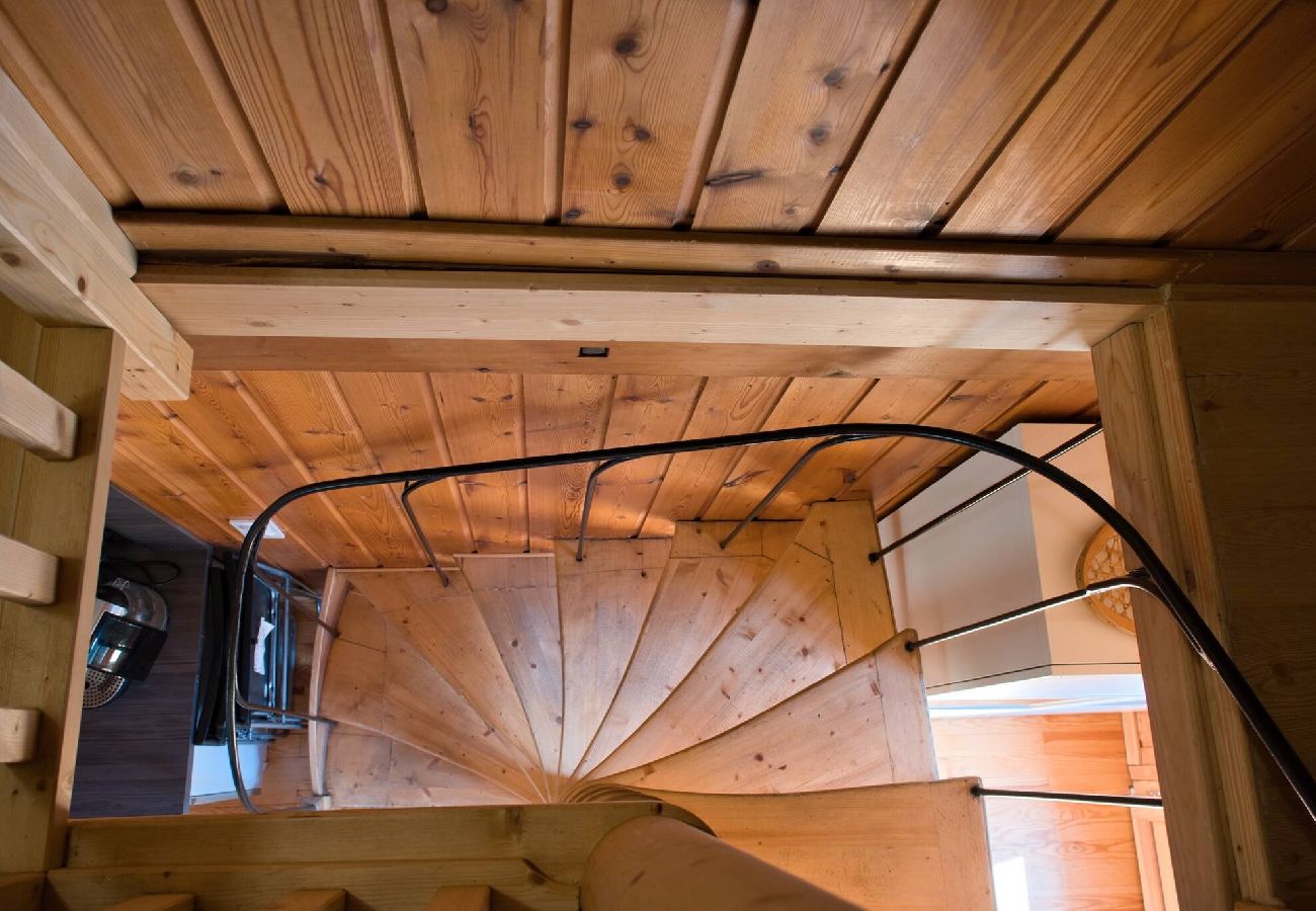 Appartement à Vars - Triplex rénové • 3 chambres • À 150 m des pistes • 8 pers.