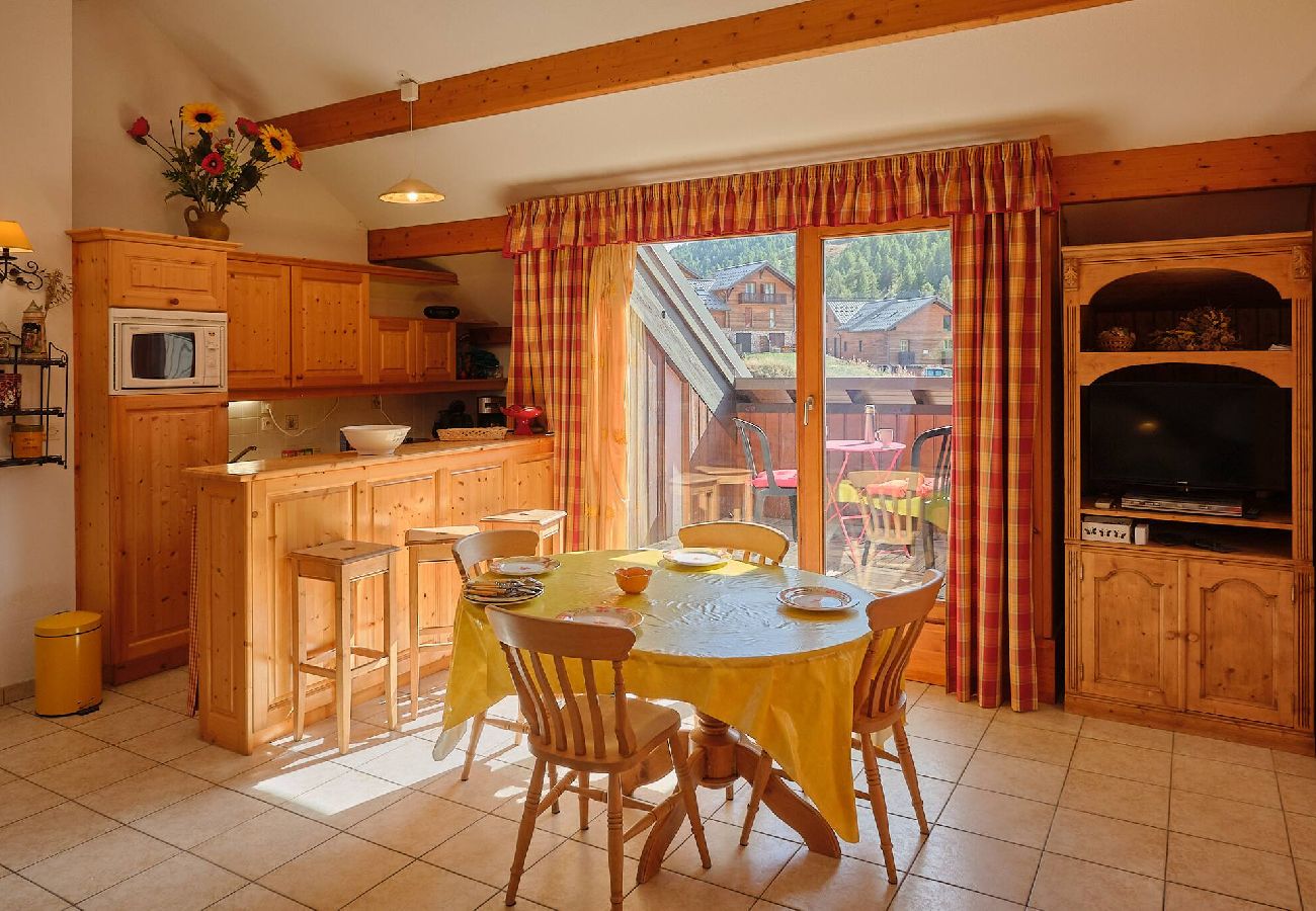 Appartement à Vars - Grand appartement • 3 chambres • Proche des pistes • 6 pers.