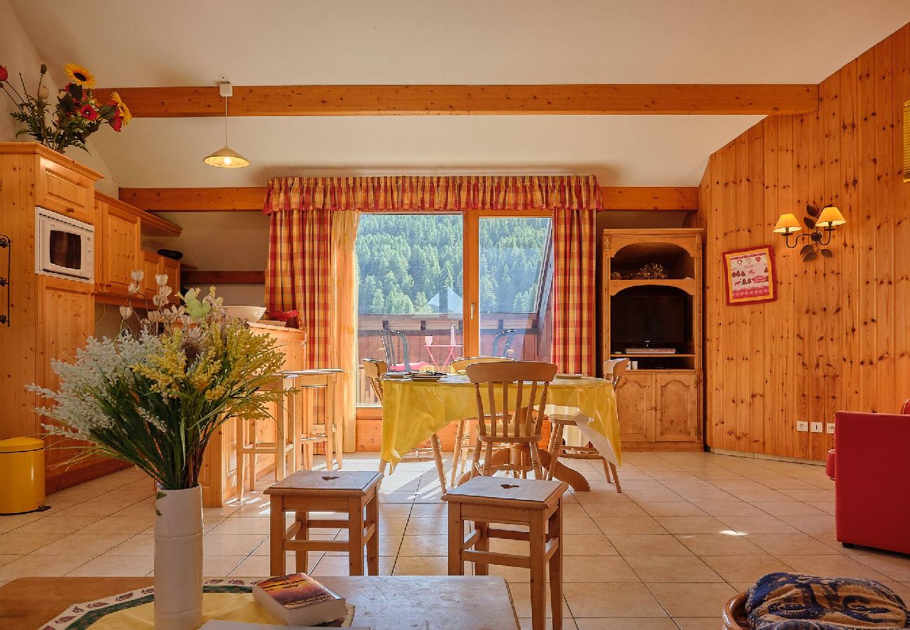 Appartement à Vars - Grand appartement • 3 chambres • Proche des pistes • 6 pers.
