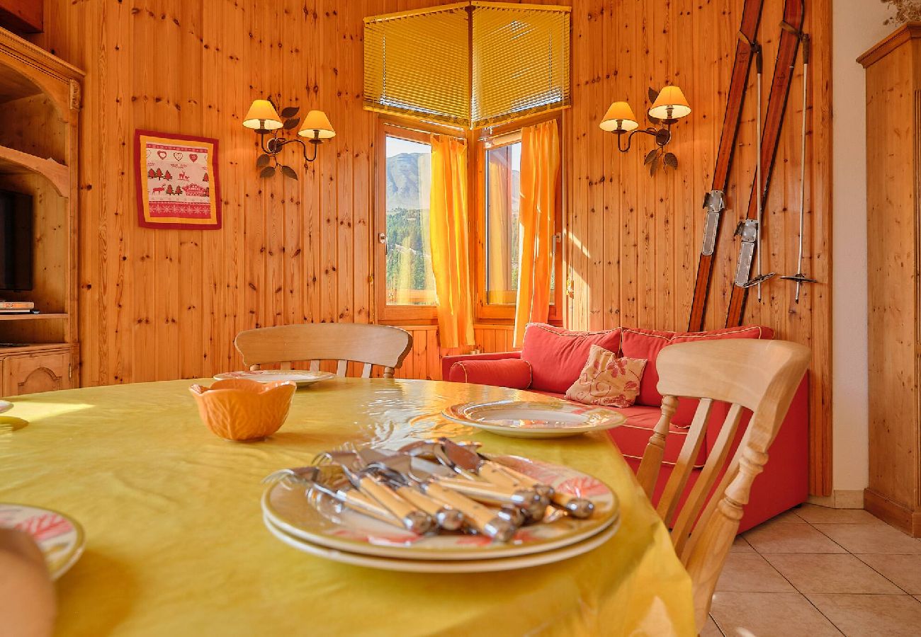 Appartement à Vars - Grand appartement • 3 chambres • Proche des pistes • 6 pers.