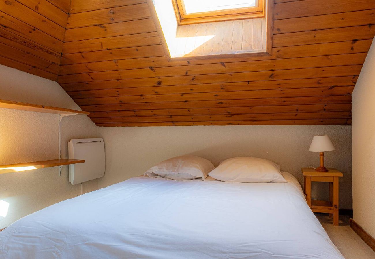 Résidence à Vars - Duplex skis aux pieds • Centre Vars • 3 chambres