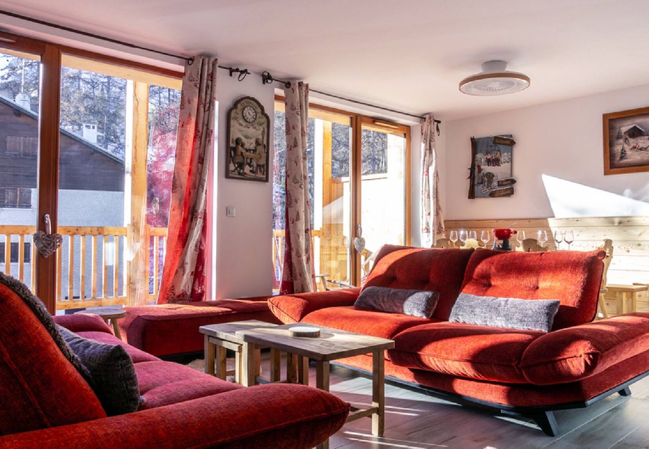 Appartement à Vars - Duplex haut de gamme • 4 suites • Garage