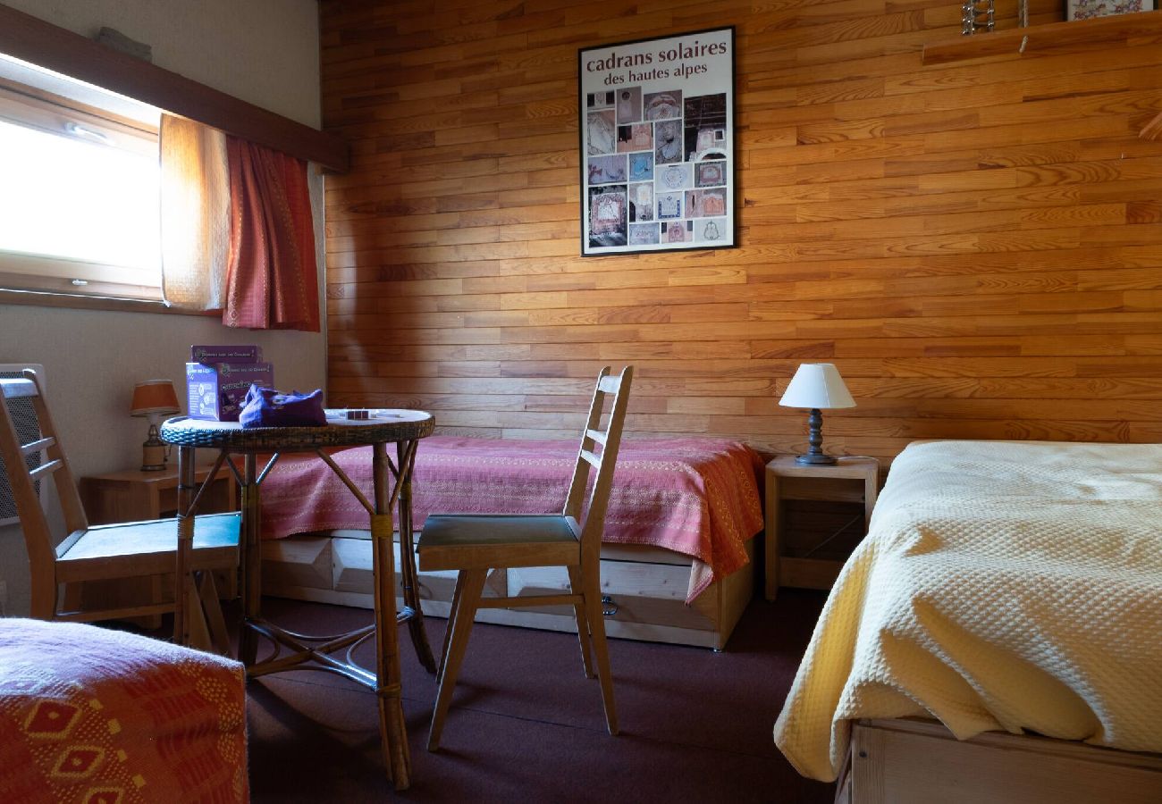Appartement à Vars - Appartement skis aux pieds • Vue pistes • 2 chambres